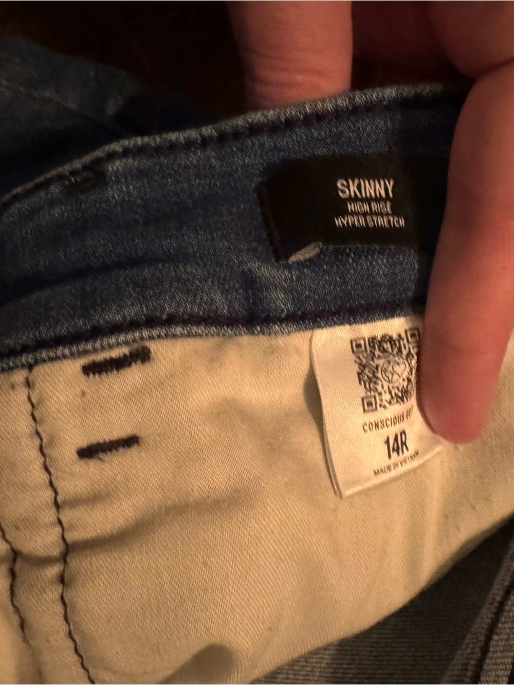 Express Women’s Skinny Jeans - Light Blue Distressed - Picture 2 of 3